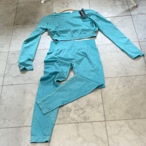 Two piece outfit, leggings and crop